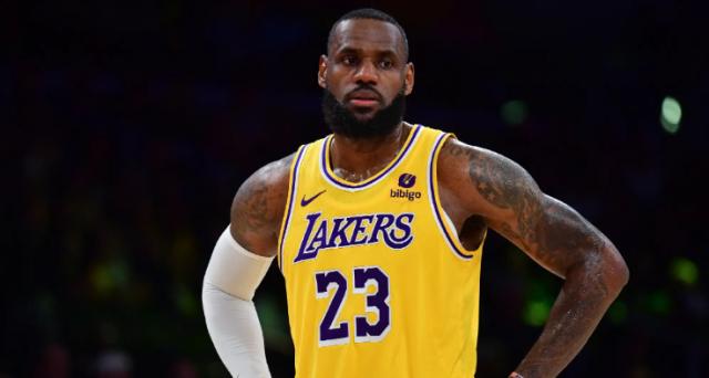 球探体育足球比分-【观点】当詹姆斯喝下不老泉水 乔丹或被赶下王座