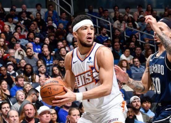 球探体育足球比分-布克两战106分连败！太阳隐患多杜兰特冲冠没底气