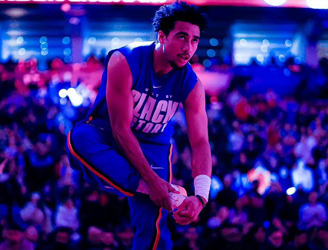 球探体育比分-21分+20分+20分！生涯新高！离开76人涅槃重生，4换1大交易血赚